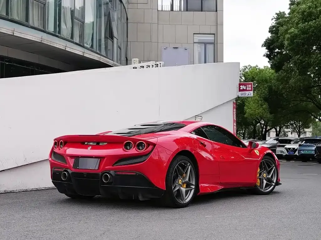 Ferrari F8 — фото 6