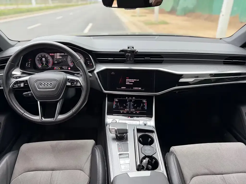 Audi A6L — фото 6