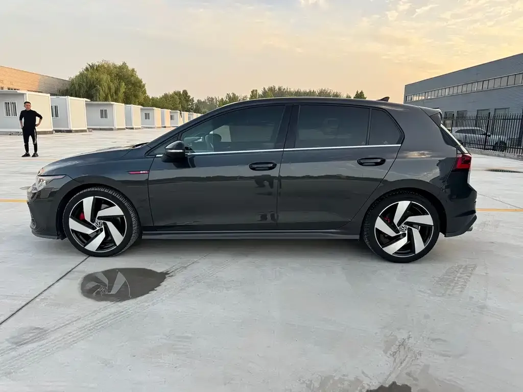 Volkswagen Golf GTI — фото 4