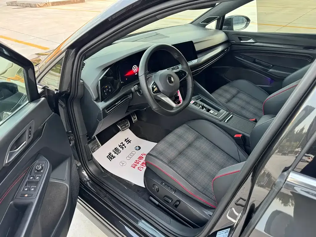 Volkswagen Golf GTI — фото 8