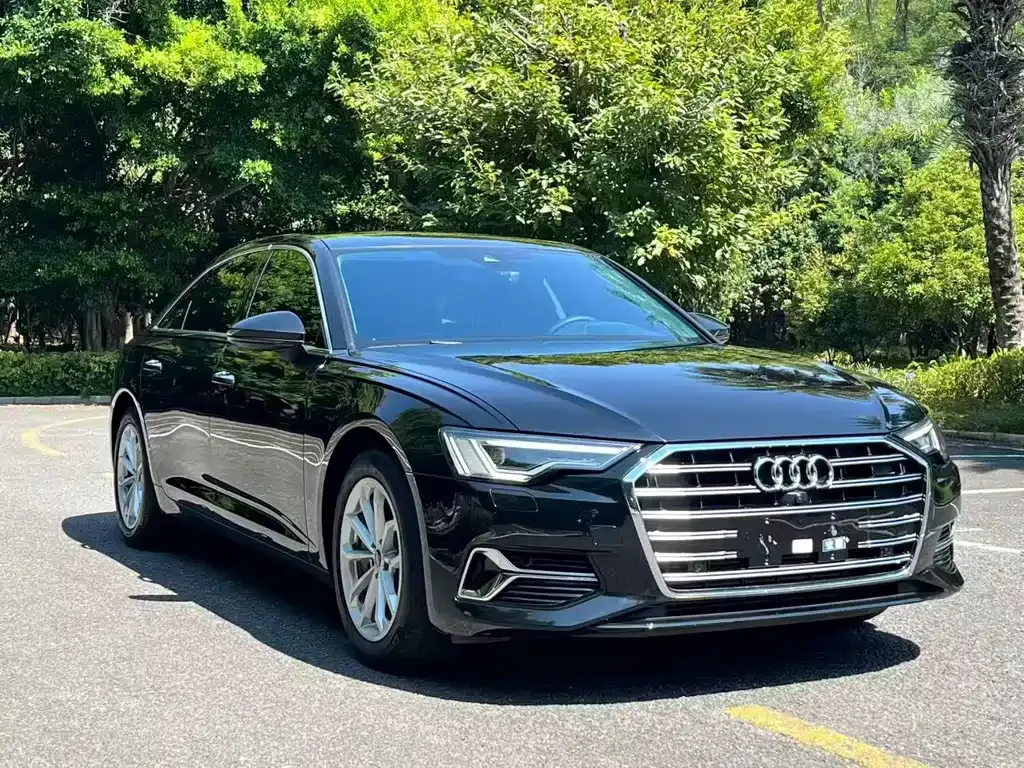Audi A6L — фото 1