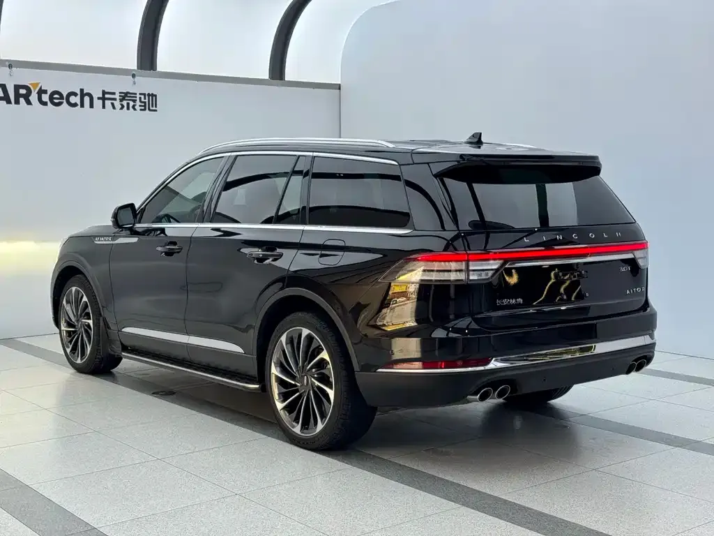 Lincoln Aviator — фото 4