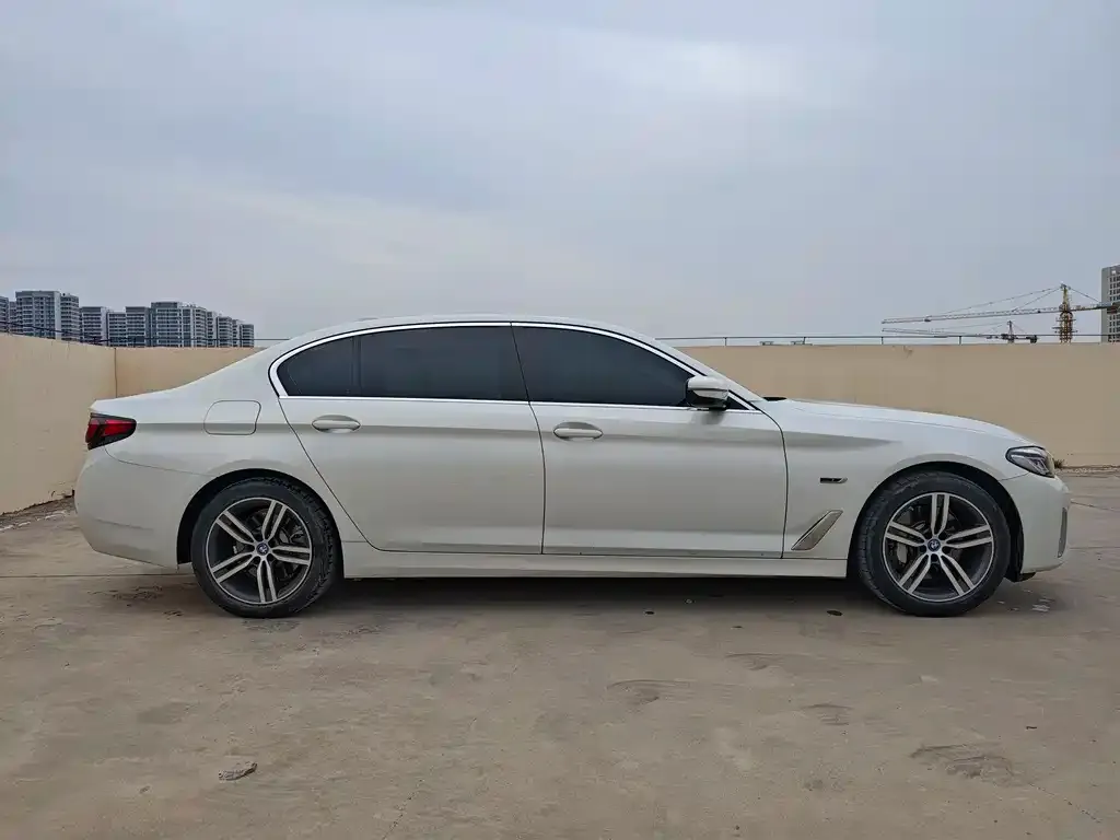 BMW 5 Series New Energy — фото 3