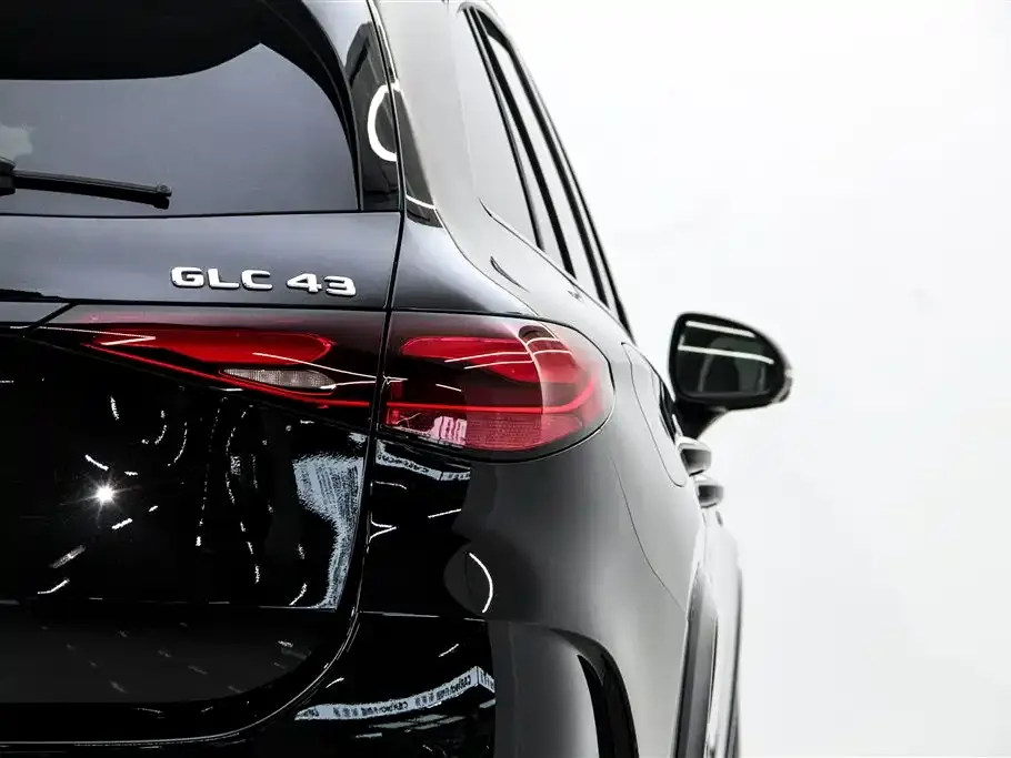 Mercedes-Benz GLC AMG — фото 10