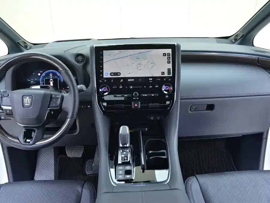 Toyota Vellfire — фото 6