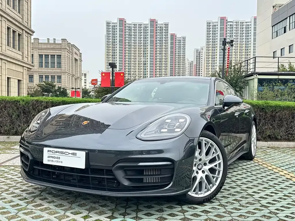 Porsche Panamera — фото 1
