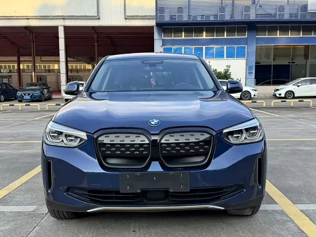 BMW iX3 — фото 2
