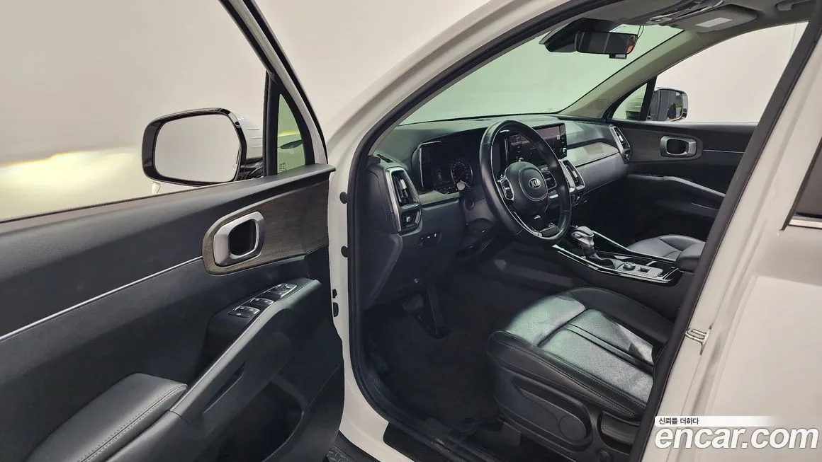 Kia Sorento — фото 10