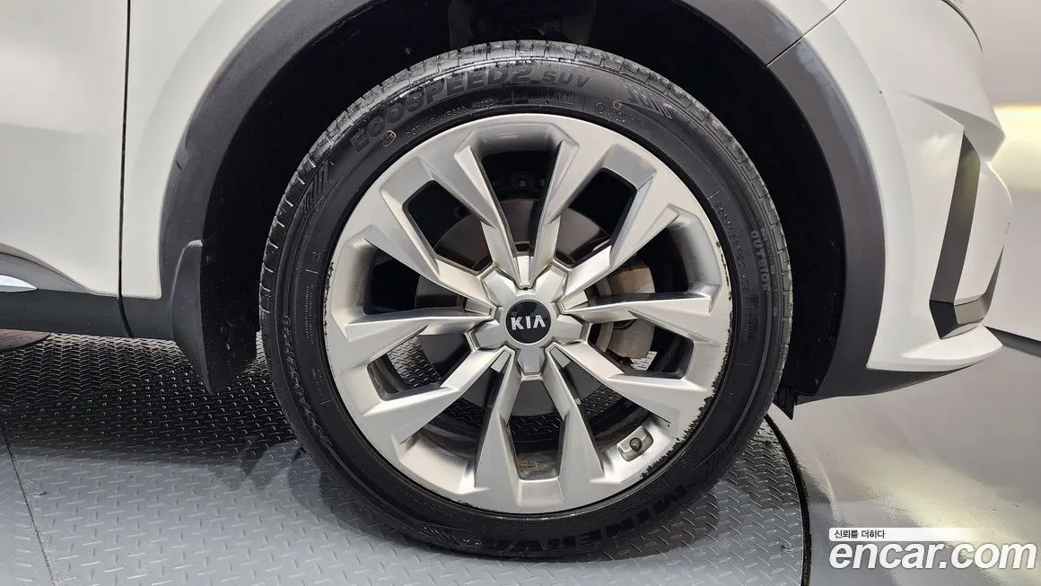 Kia Sorento — фото 5