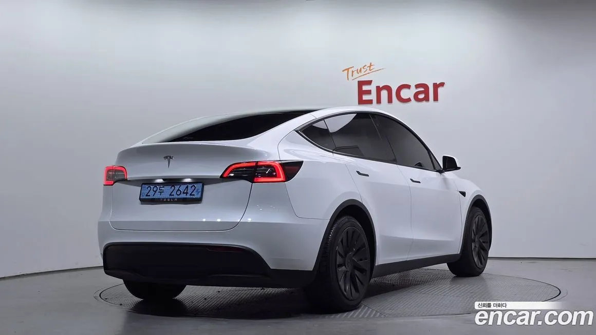 Tesla Model Y — фото 2