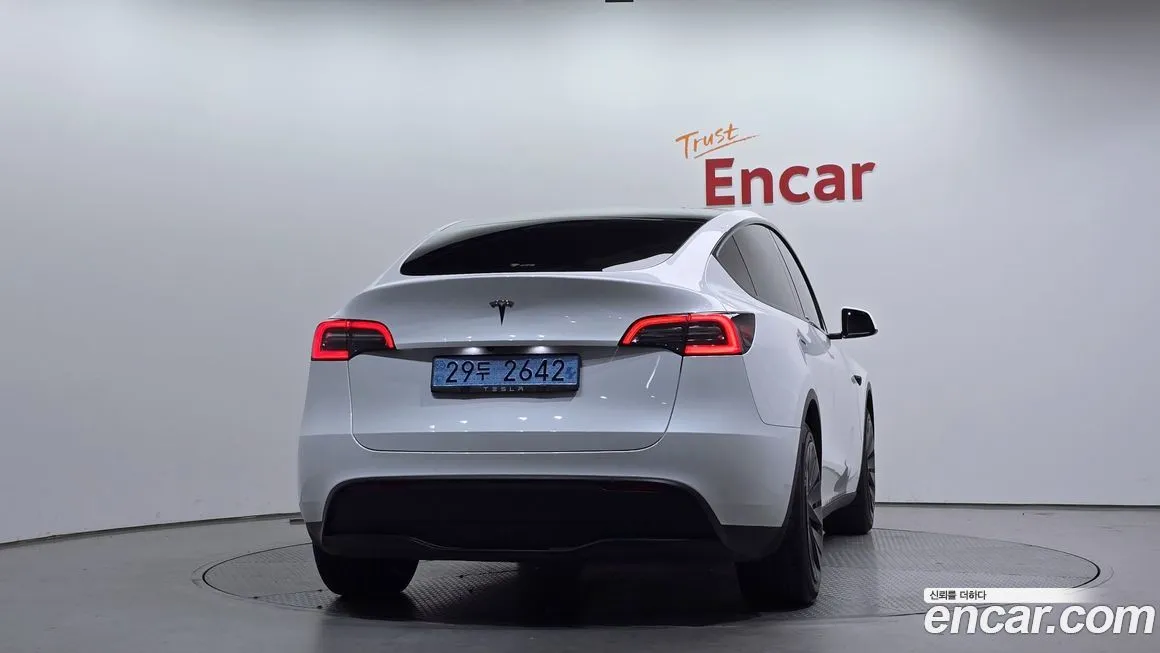 Tesla Model Y — фото 4