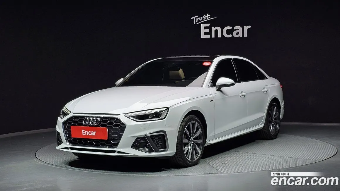 Audi A4 — фото 1