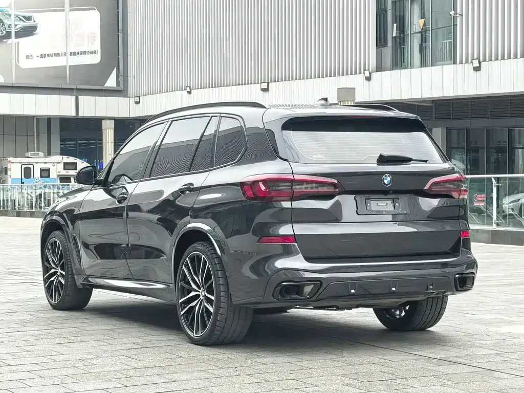 BMW X5 — фото 7