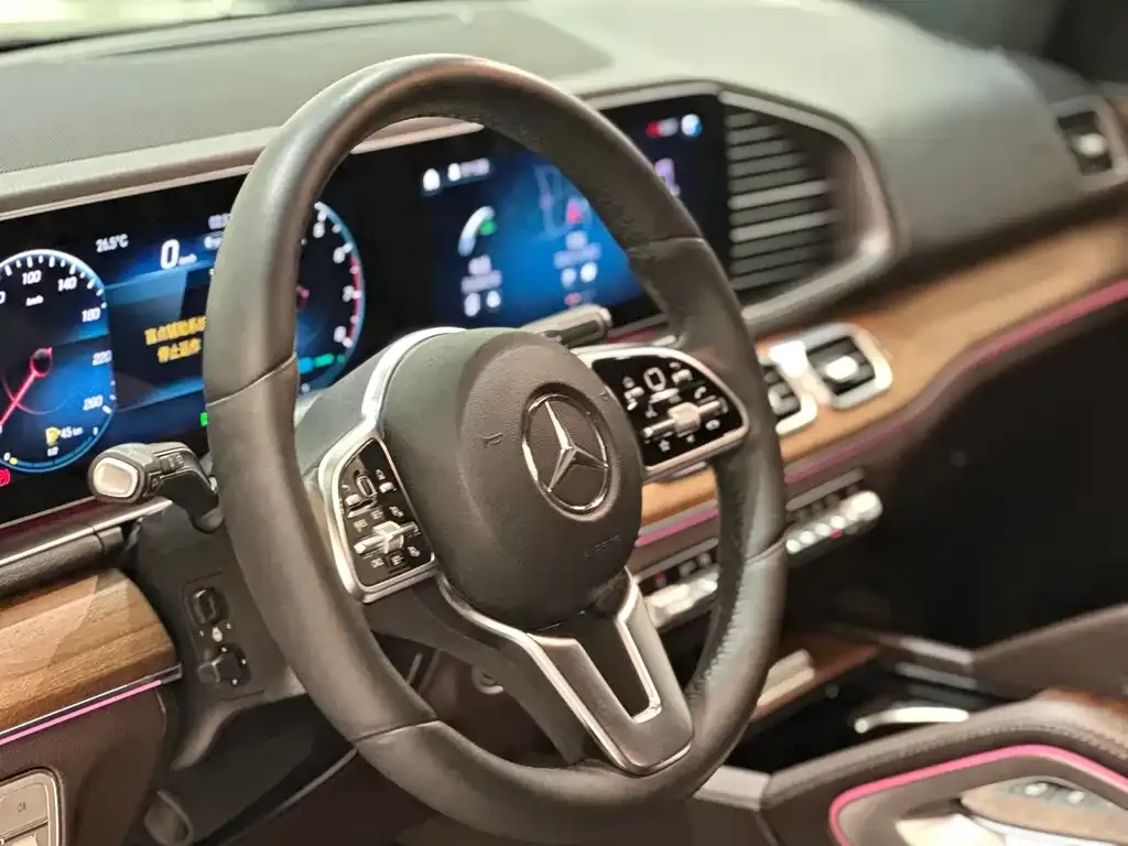 Mercedes-Benz GLS — фото 4