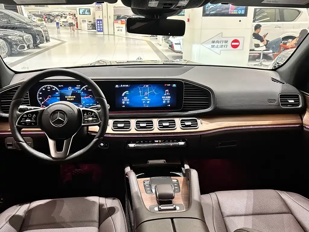 Mercedes-Benz GLS — фото 8