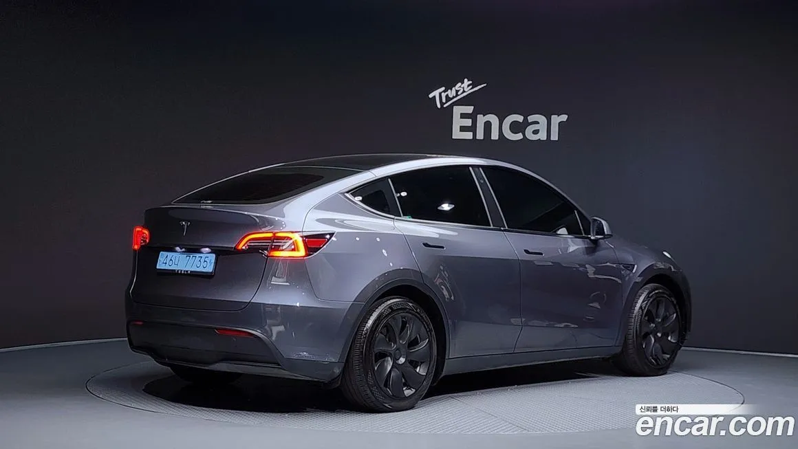 Tesla Model Y — фото 2