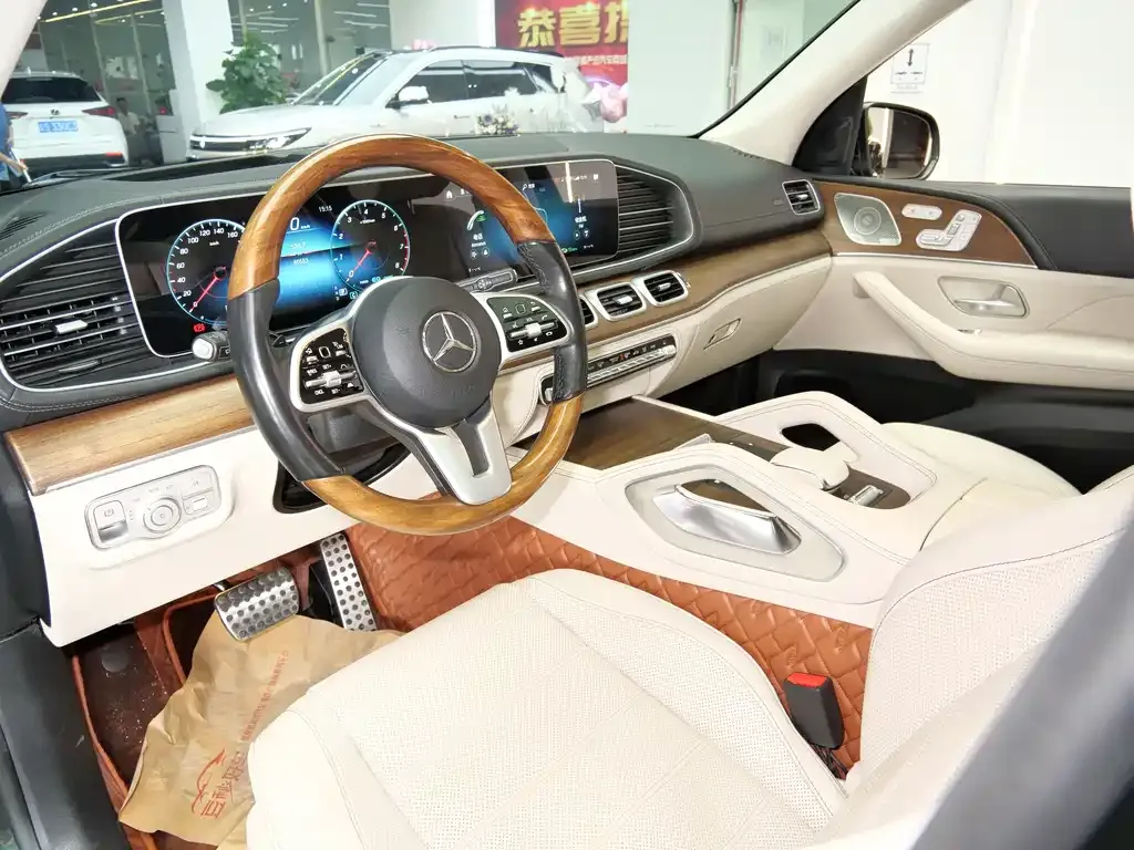 Mercedes-Benz GLS — фото 7