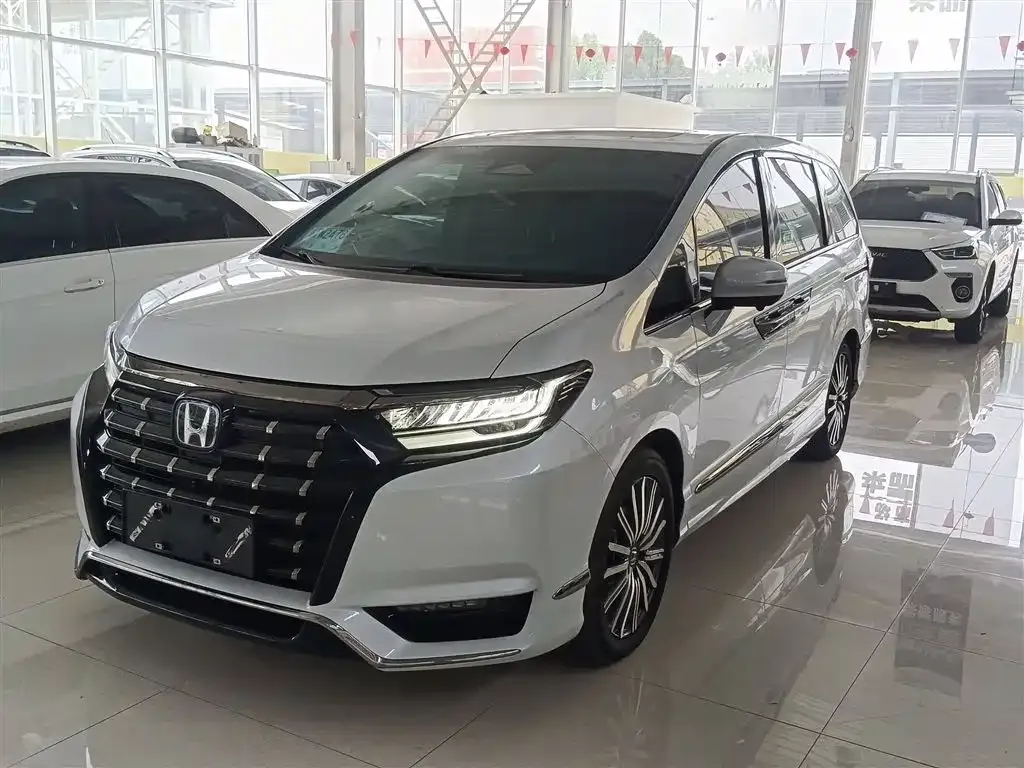 Honda Elysion — фото 1