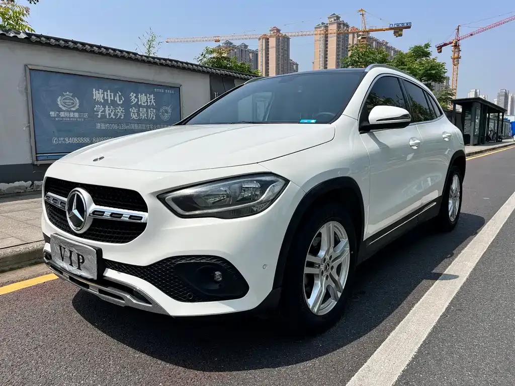 Mercedes-Benz GLA — фото 1