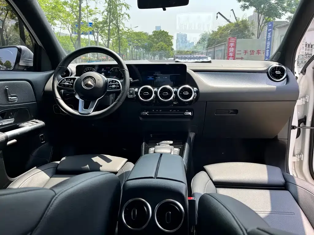 Mercedes-Benz GLA — фото 9
