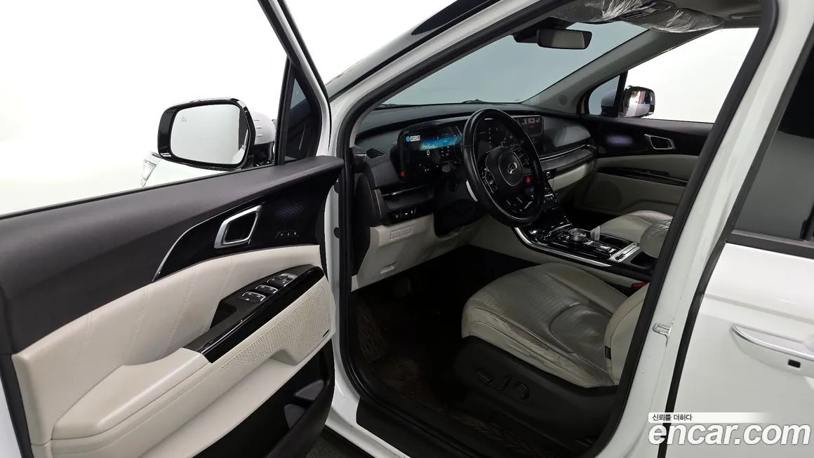 Kia Carnival — фото 10