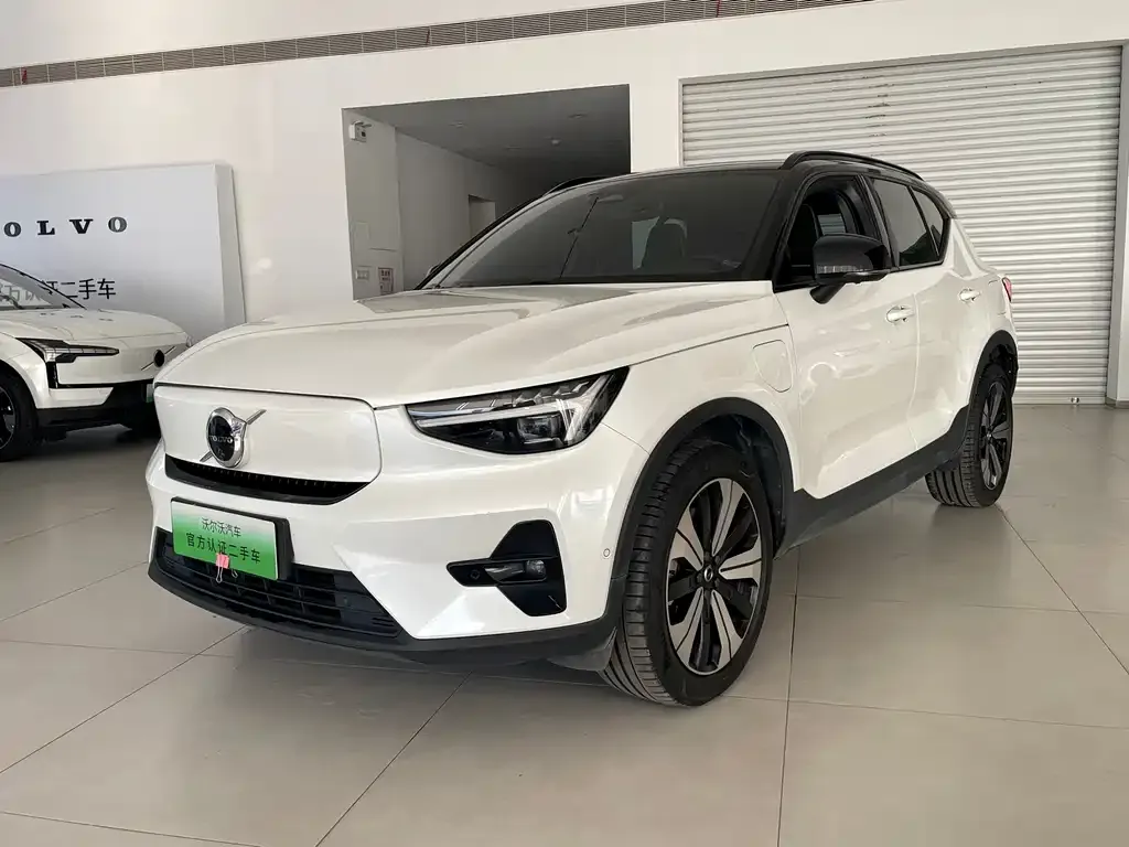 Volvo XC40 NEV — фото 1