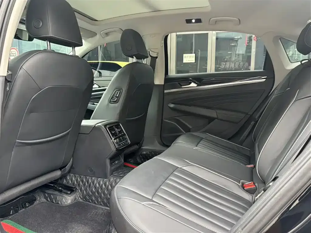 Volkswagen Passat — фото 10