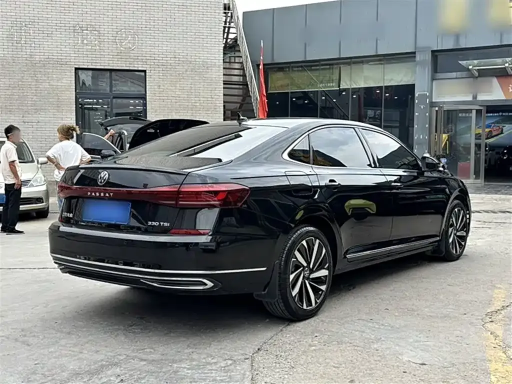 Volkswagen Passat — фото 7