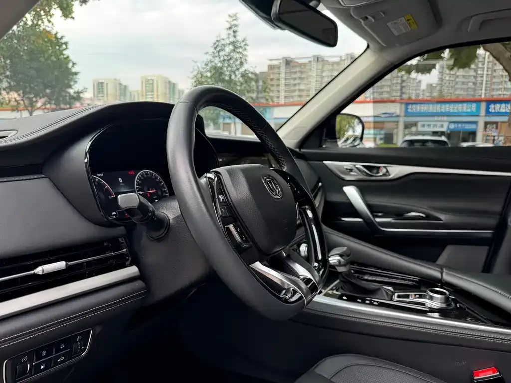 Changan CS95 — фото 10