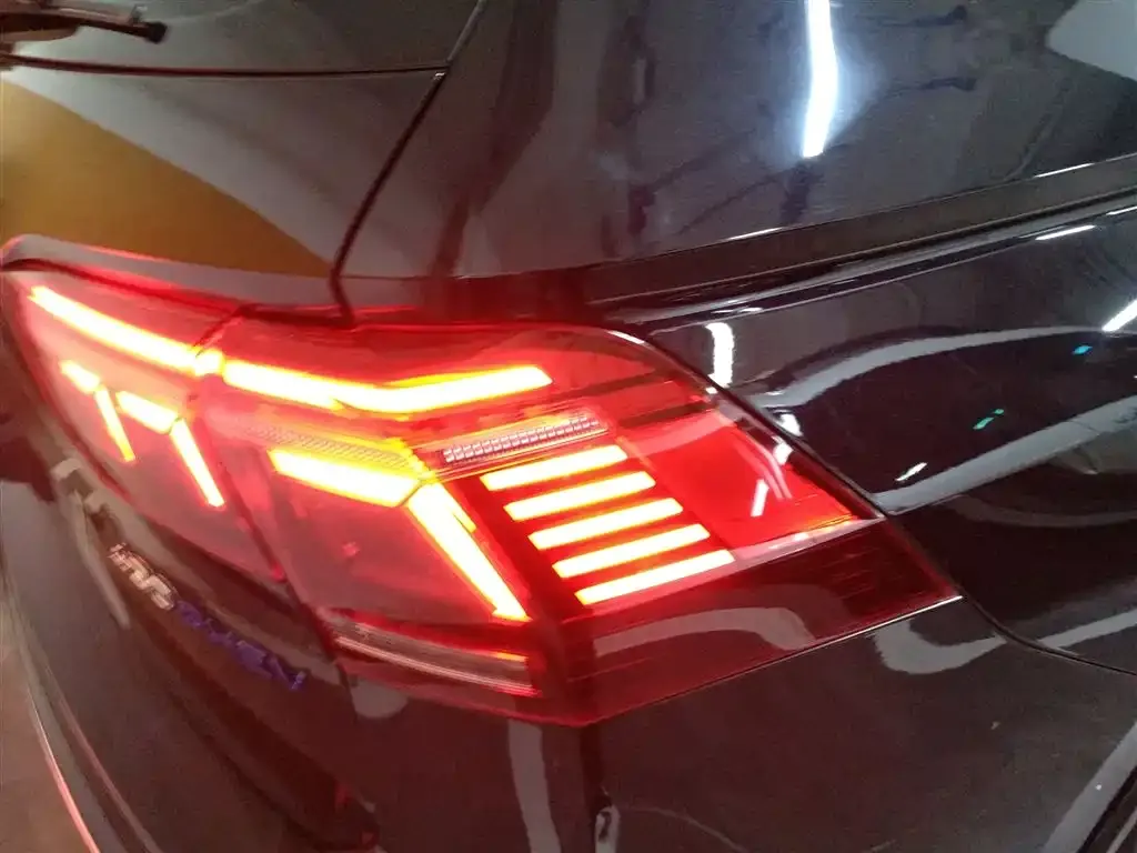 Volkswagen Tiguan L New Energy — фото 8