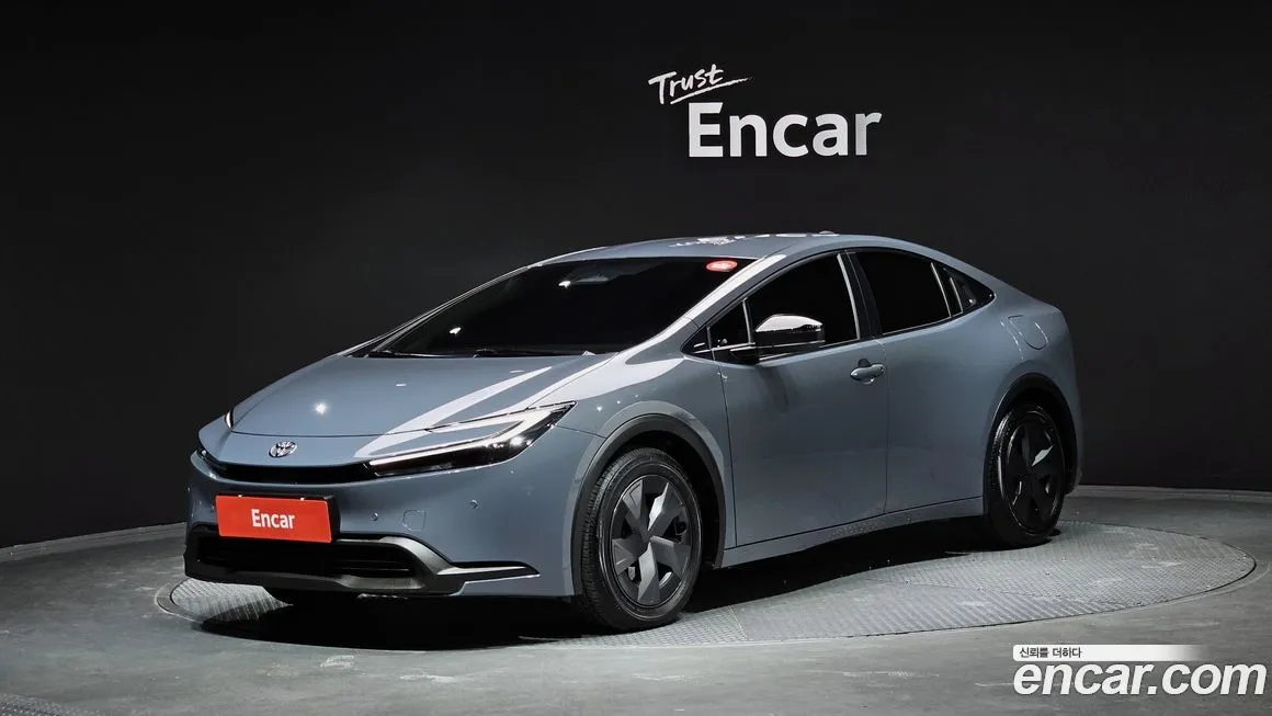 Toyota Prius — фото 1
