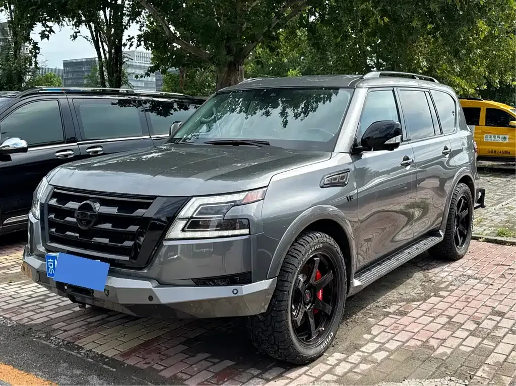 Nissan Patrol — фото 1
