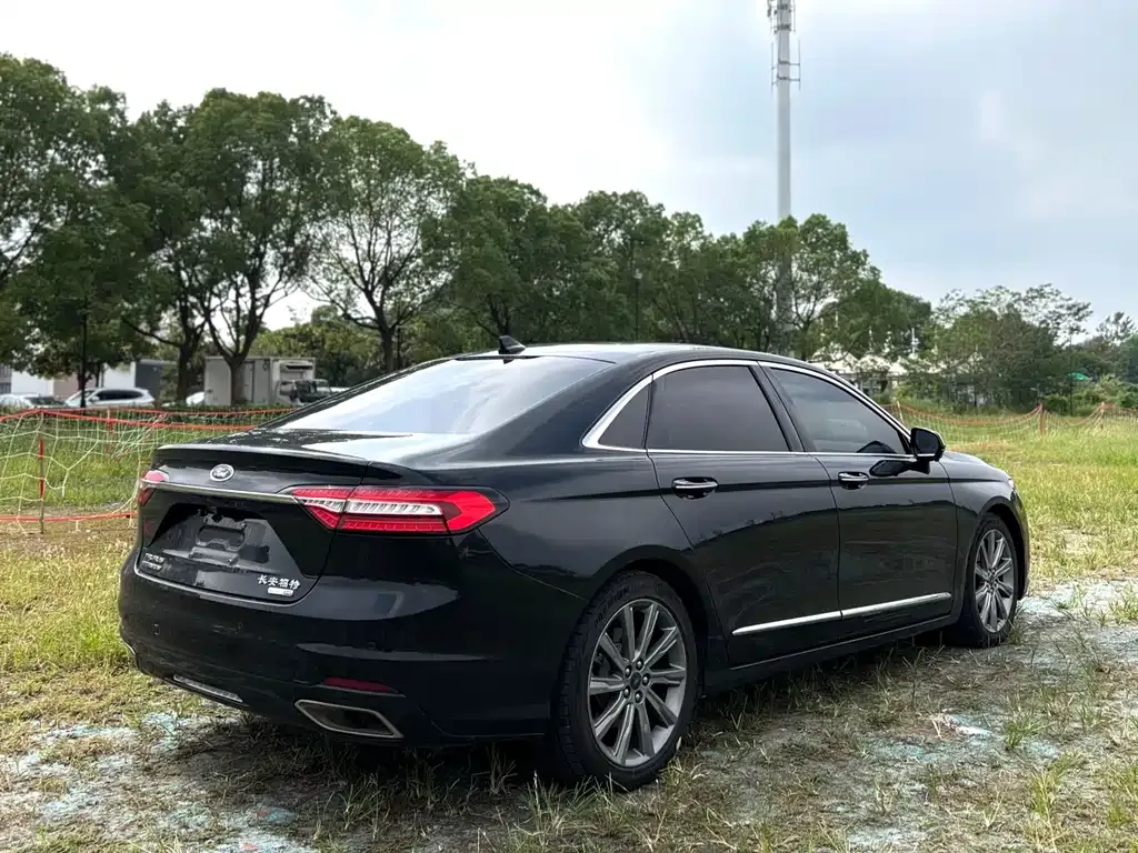 Ford Taurus — фото 10