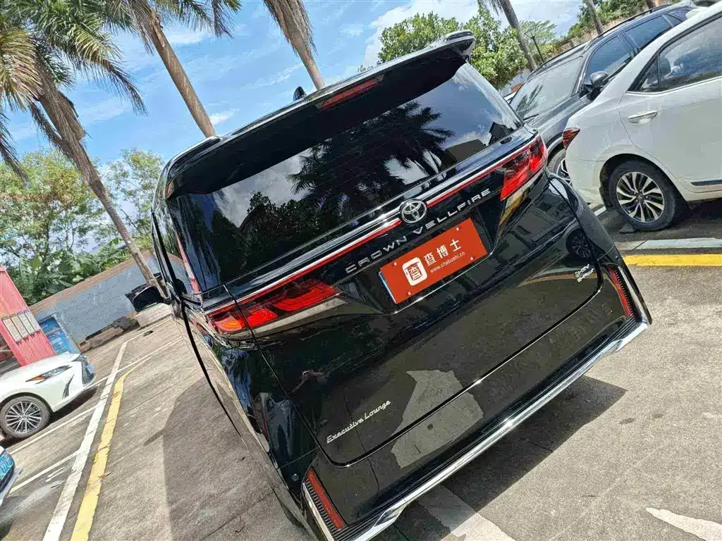 Toyota Vellfire — фото 10
