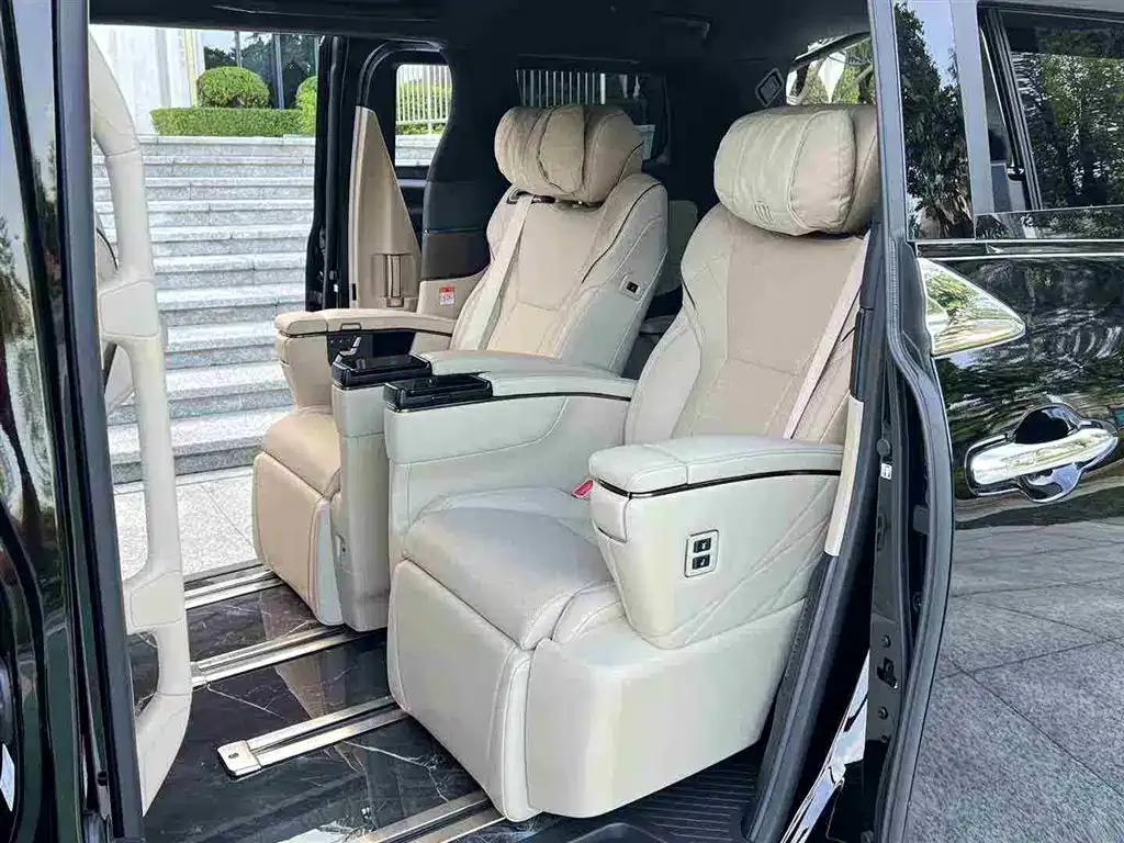 Toyota Vellfire — фото 5