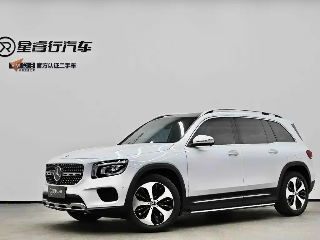 Mercedes-Benz GLB — фото 1