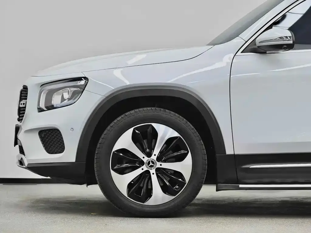 Mercedes-Benz GLB — фото 5