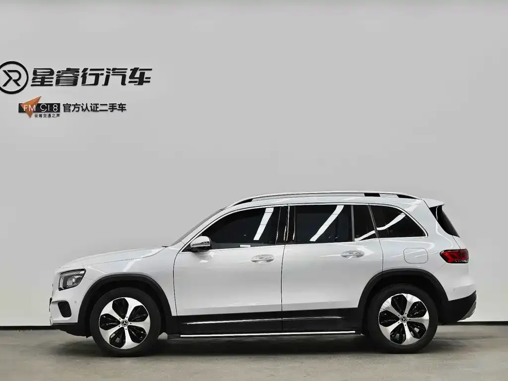 Mercedes-Benz GLB — фото 6