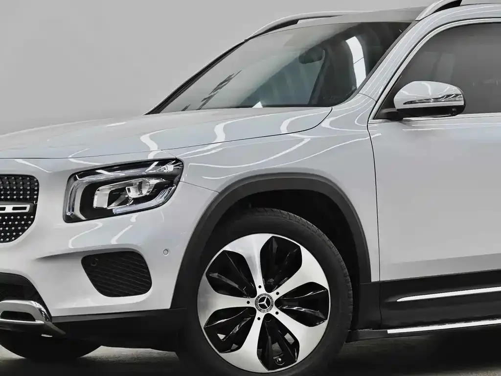 Mercedes-Benz GLB — фото 7