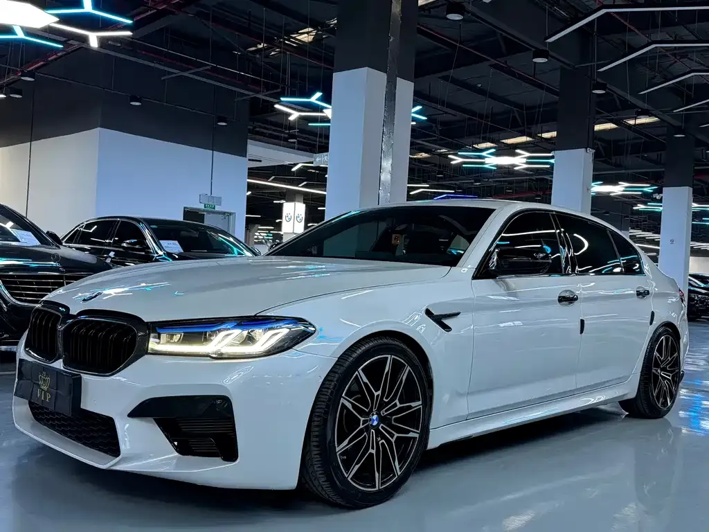 BMW 5 Series — фото 1