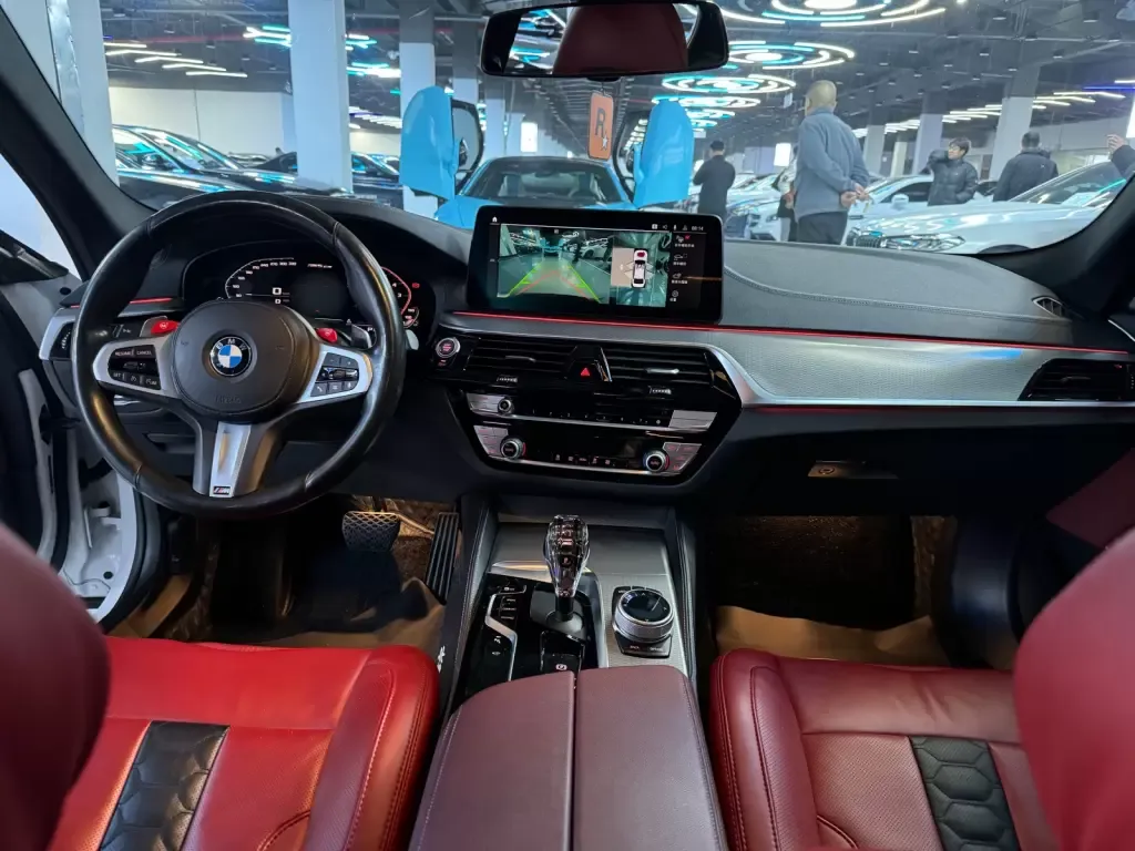 BMW 5 Series — фото 10