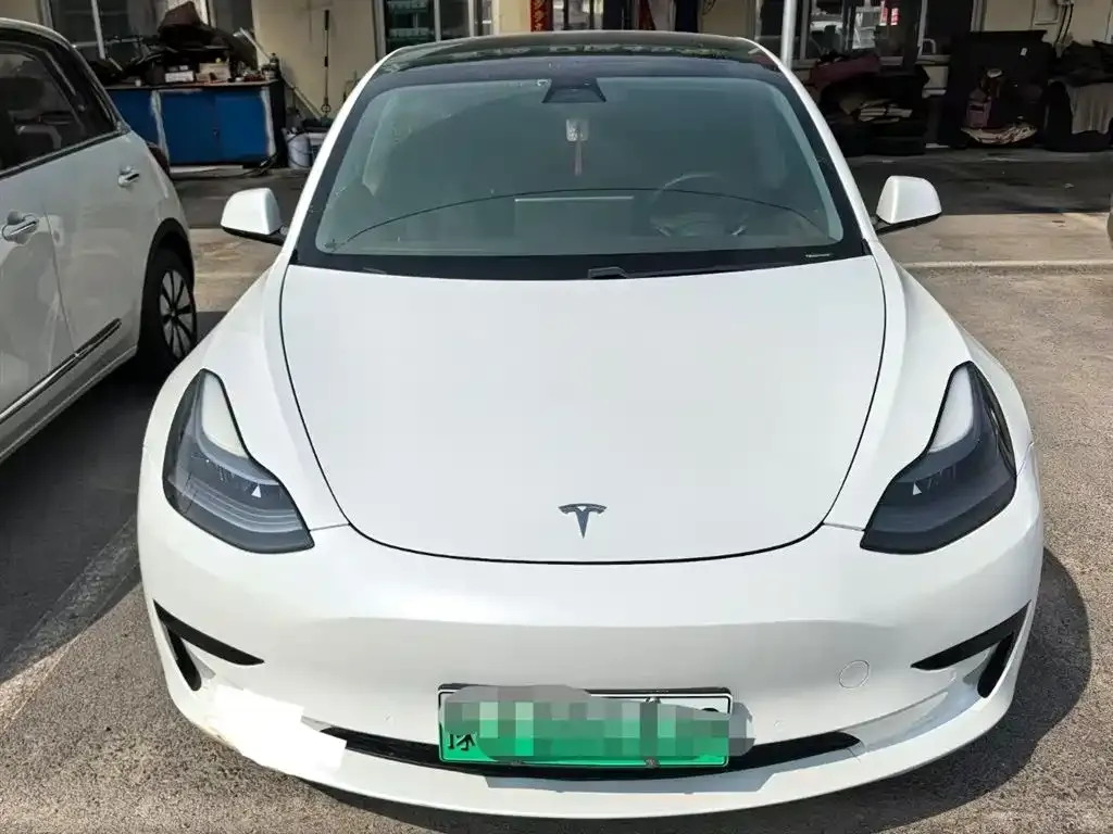 Tesla Model 3 — фото 4