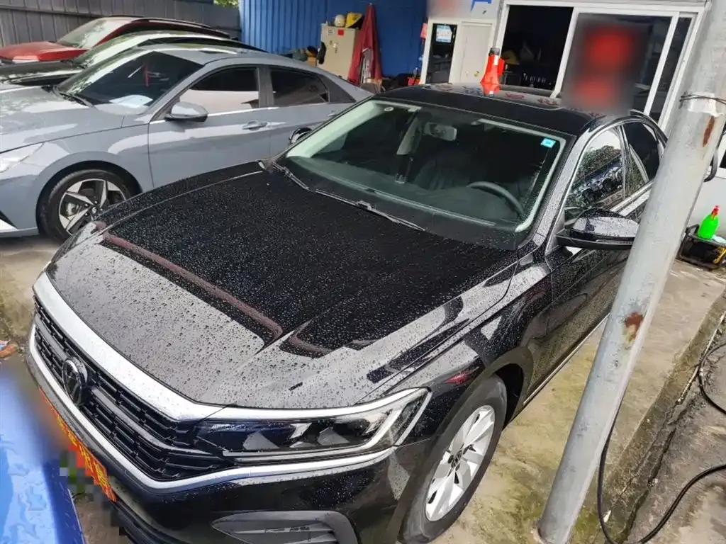 Volkswagen Passat — фото 1