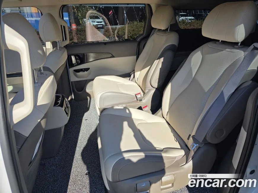 Kia Carnival — фото 10