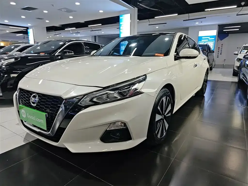 Nissan Teana — фото 1
