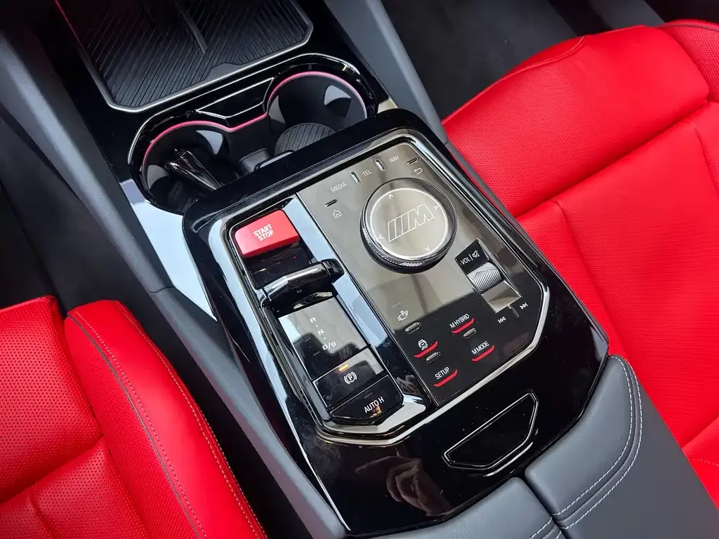 BMW M5 New Energy — фото 3