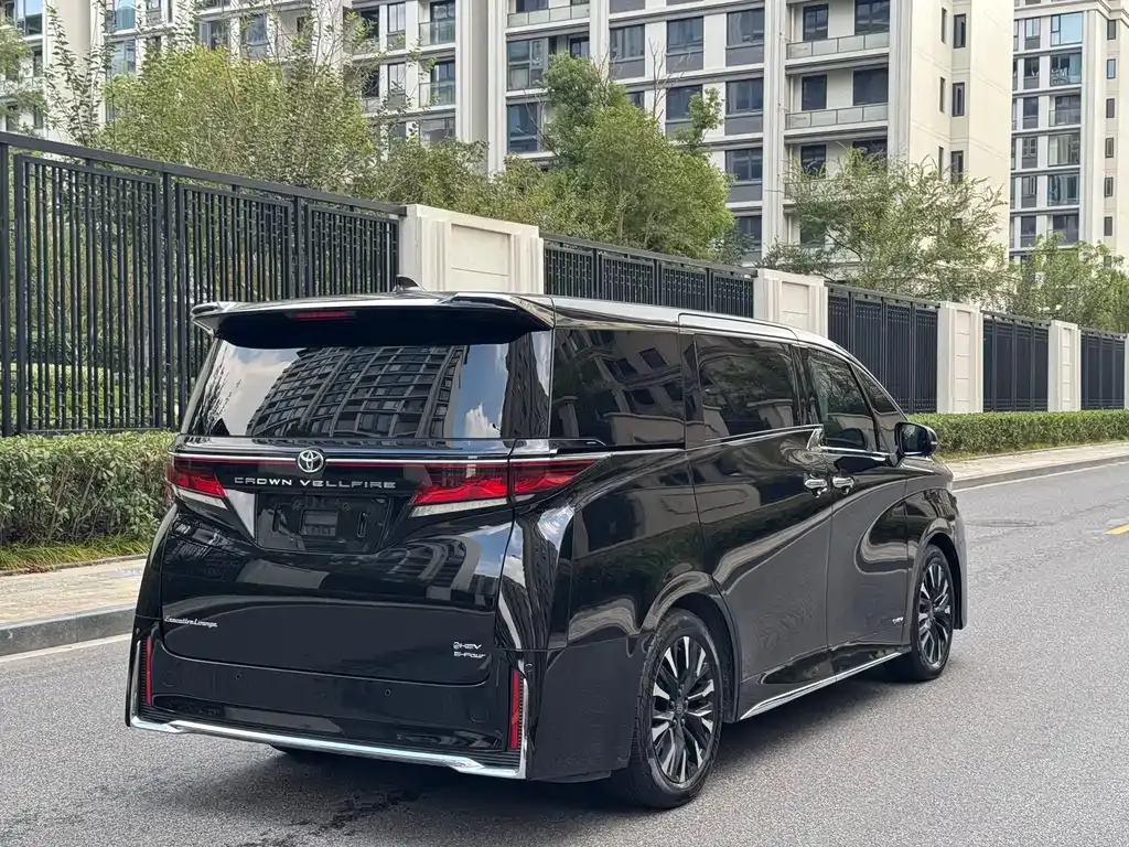 Toyota Vellfire — фото 6