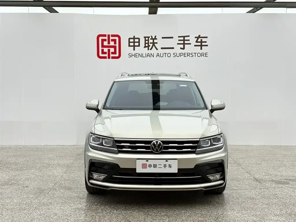 Volkswagen Tiguan L — фото 1