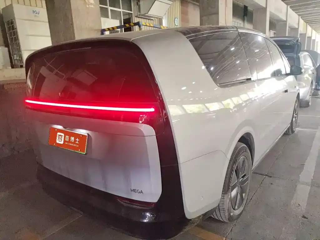 Li Auto MEGA — фото 2