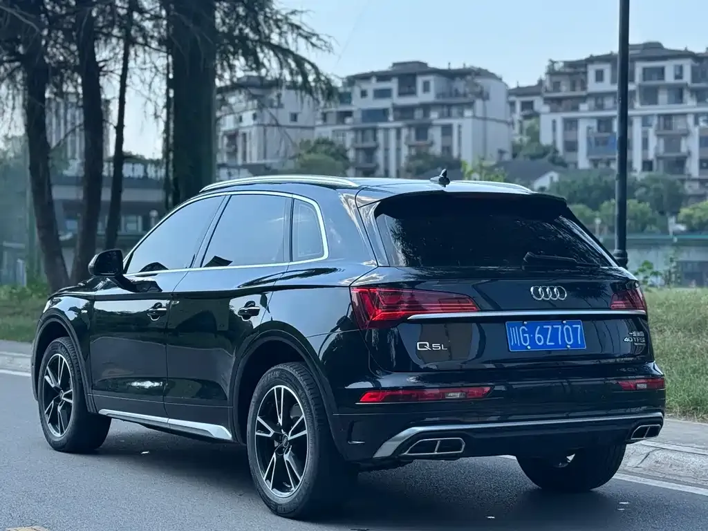 Audi Q5L — фото 3